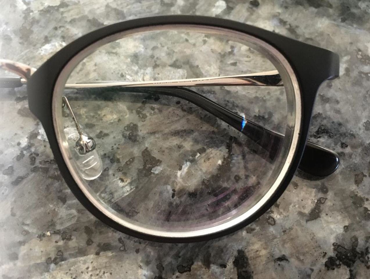 A closer look of this glasses